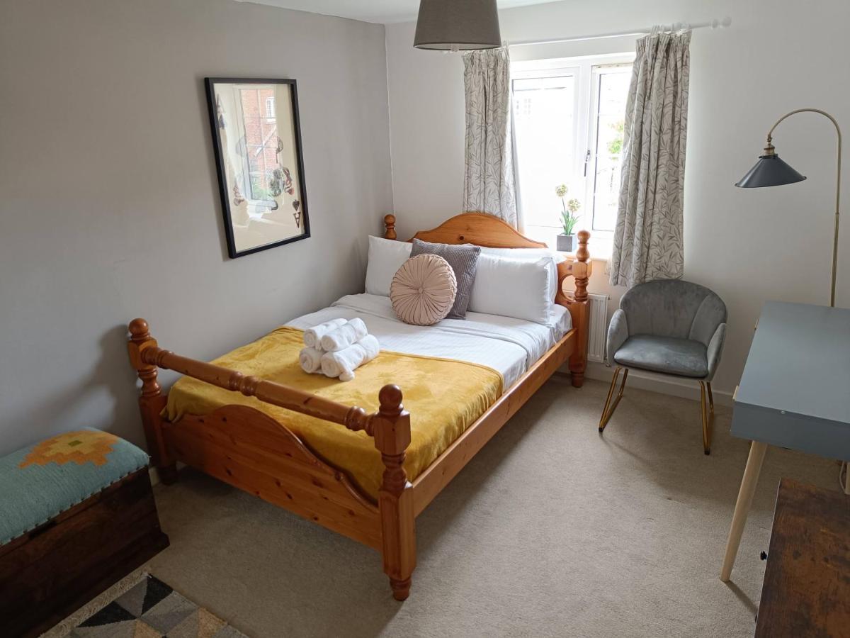 3 Bedroom Townhouse Near Bicester Village Экстерьер фото