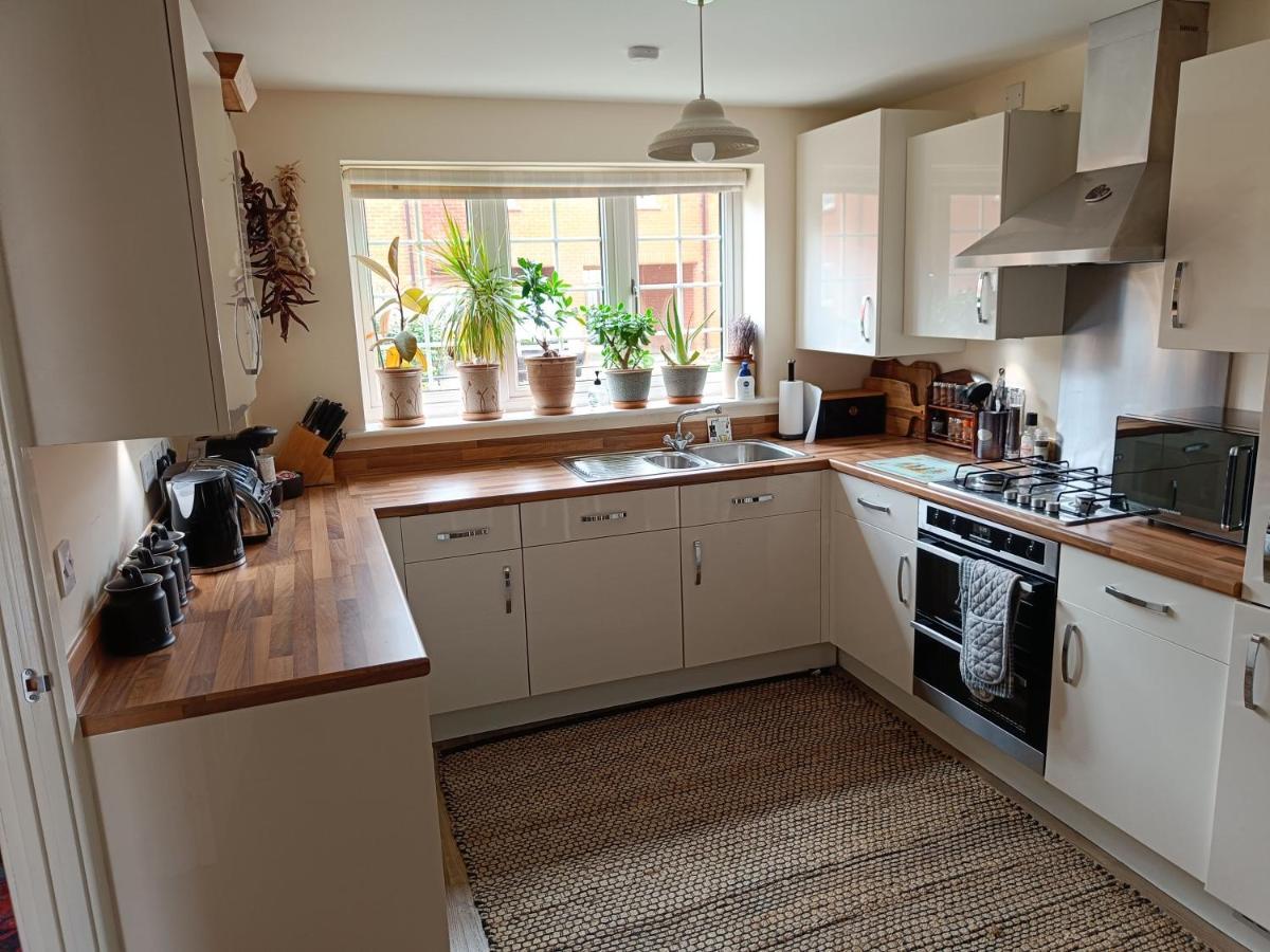 3 Bedroom Townhouse Near Bicester Village Экстерьер фото